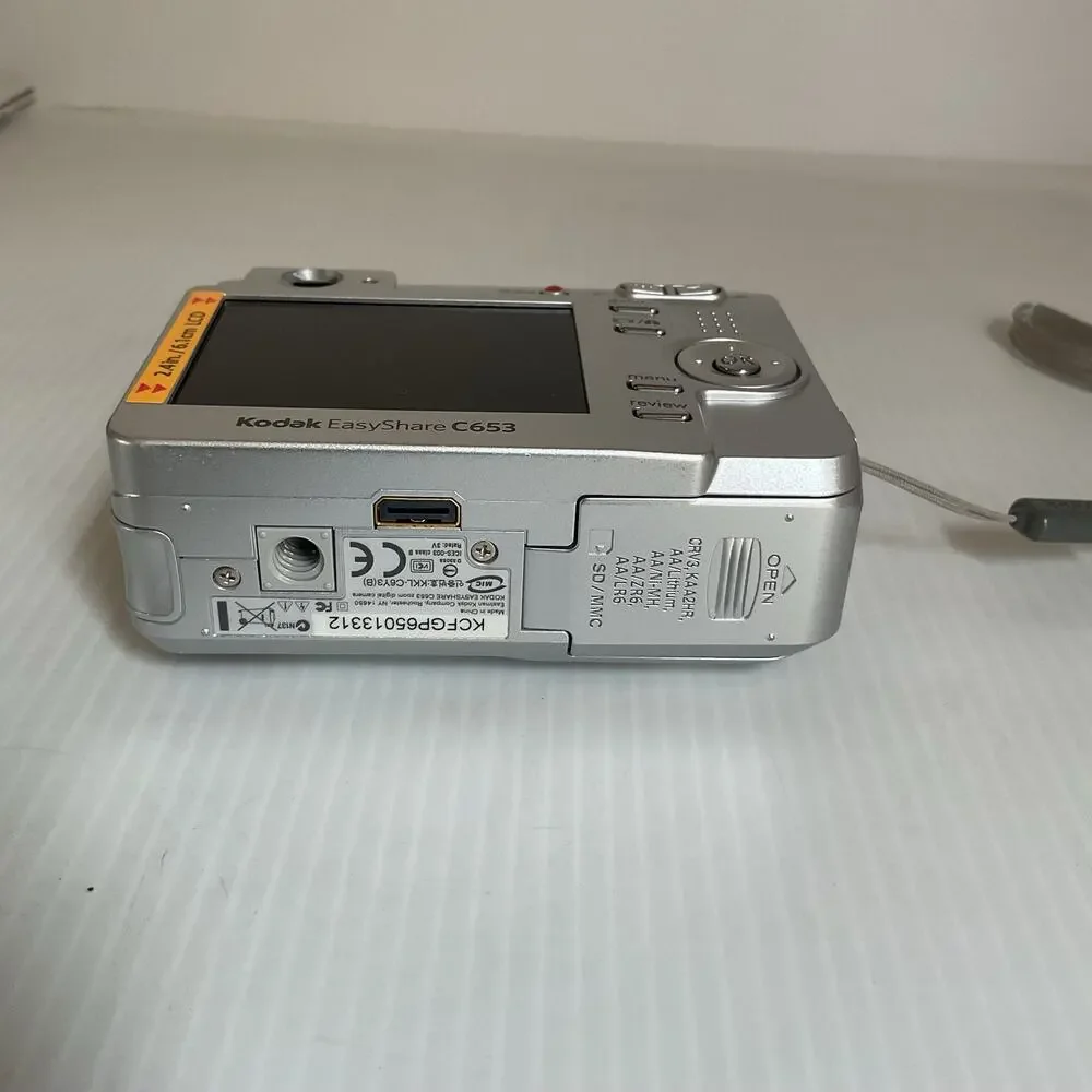 Kodak EasyShare C653 6.1MP Digital Camera Bundle SD Cards Case Tested Working